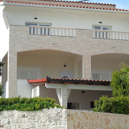 Geraeumige Mit Meerblick * Trogir